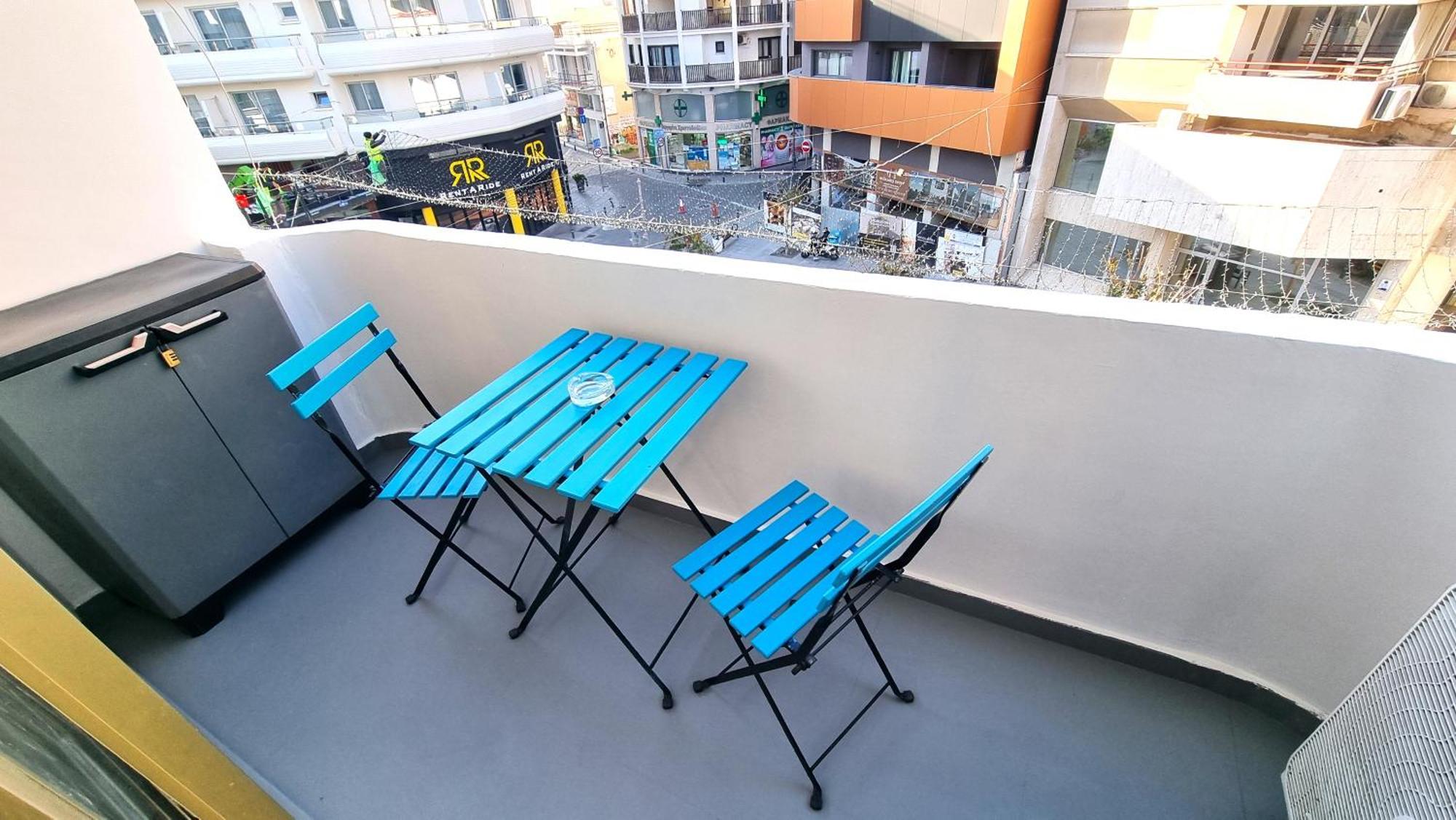 1A Beach & Business Apartment In The City Center! Larnaca Exterior foto